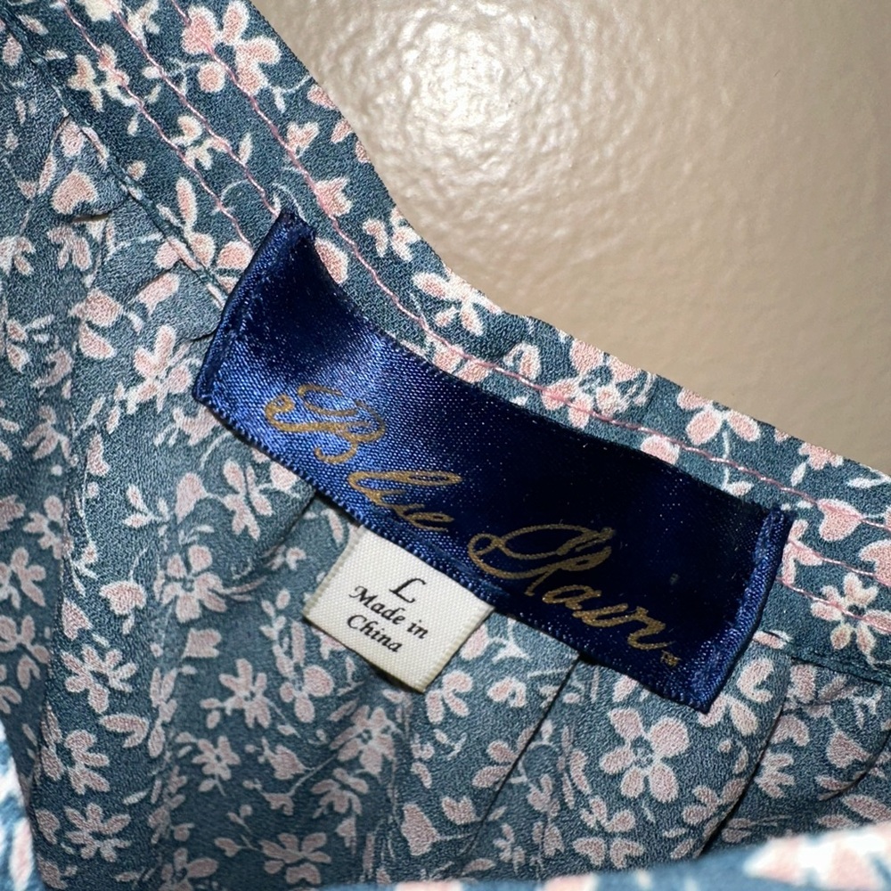 Cropped Shirt - Picture 2 of 2